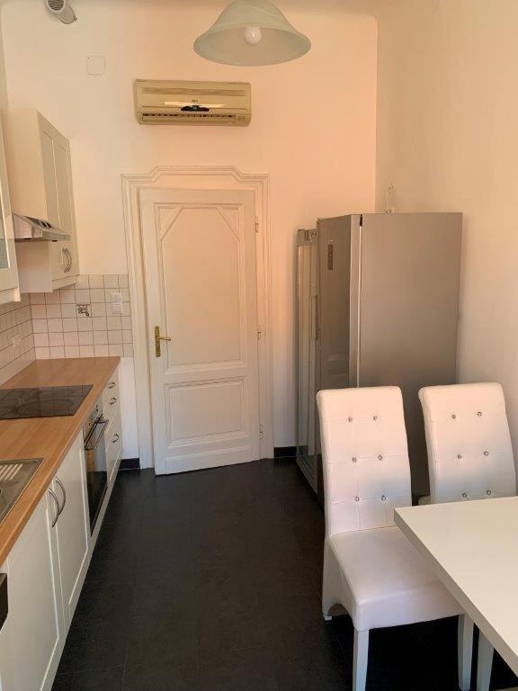 Air-conditioned Large Appartement *